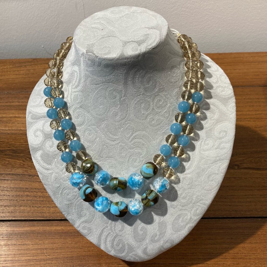 Collier met Blauwe Glaskralen - Marja Steinmetz (2024)